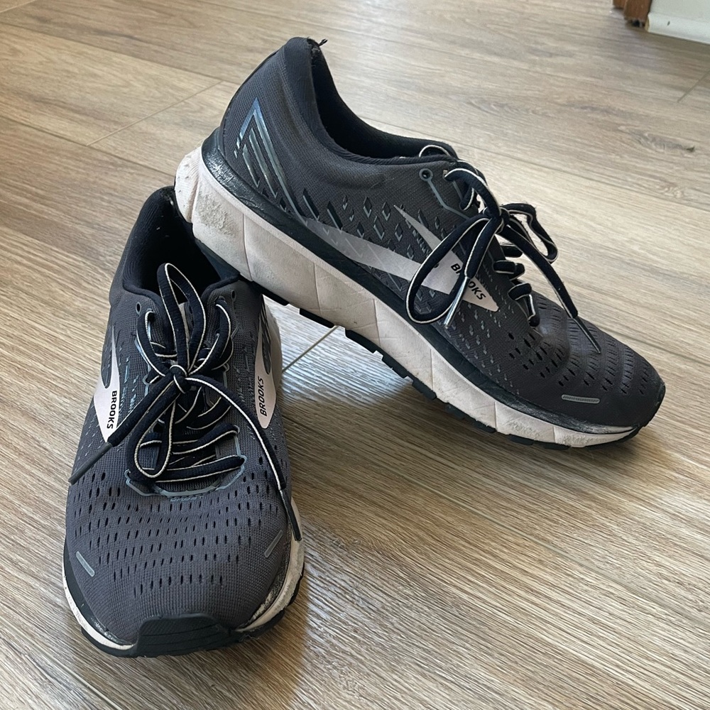 Brooks Ghost 13 Running Sneakers -Sz 9